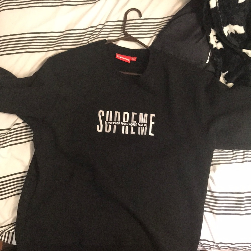 Supreme world famous black crewneck